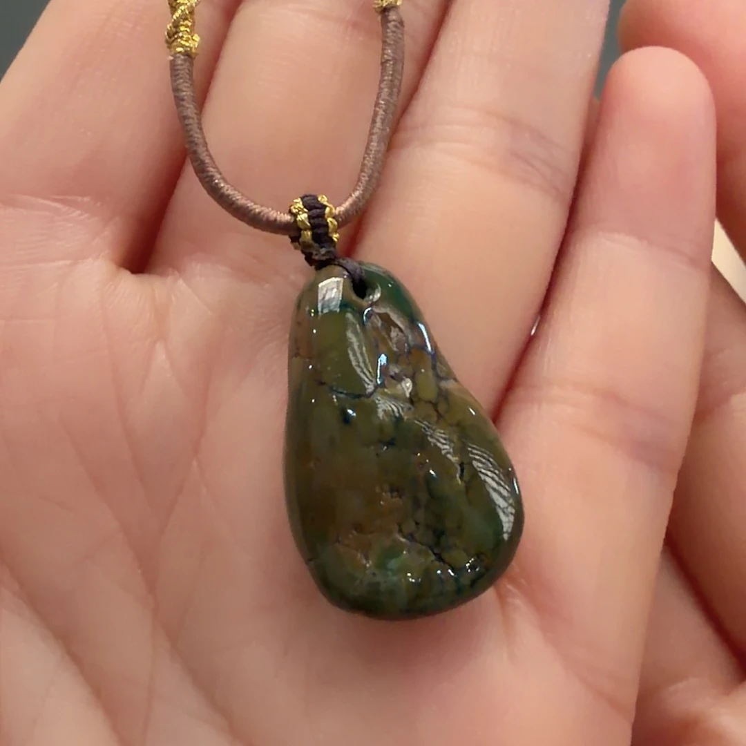 绿松石未镶嵌颈饰