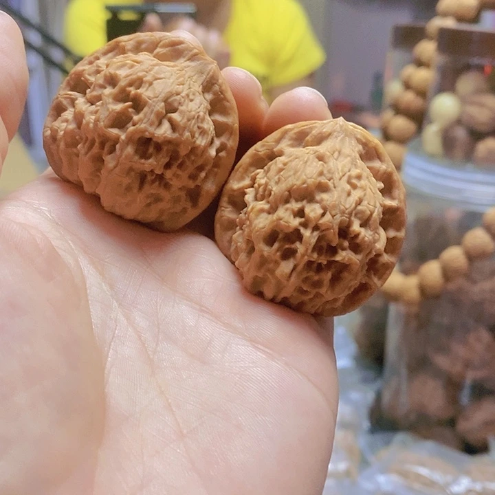 【闪购商品】把件文玩核桃40红狮子小众