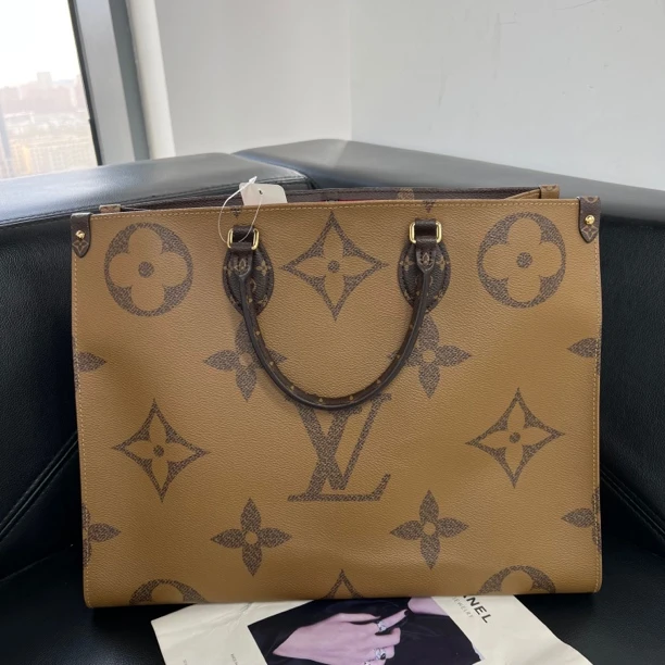 95新 LouisVuitton/路易威登 捐金沉珠/大号onthego单肩经典