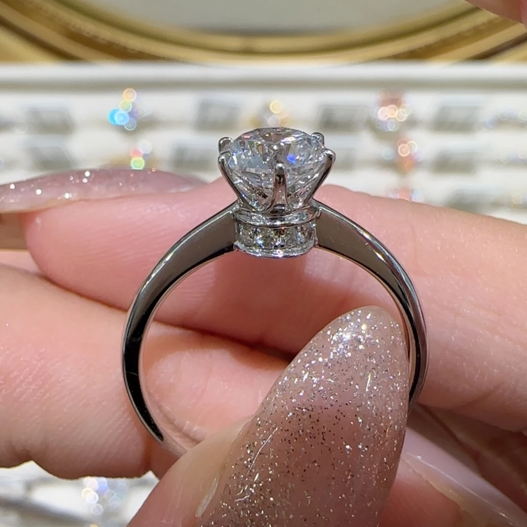 18K金镶嵌实验室培育钻石伯爵皇冠1卡