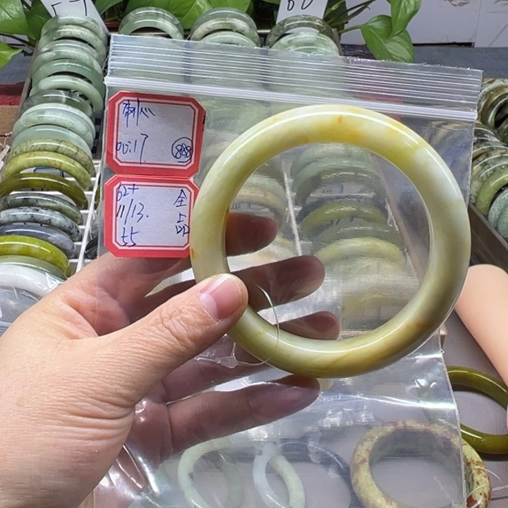 *****蛇纹石玉未镶嵌手镯888