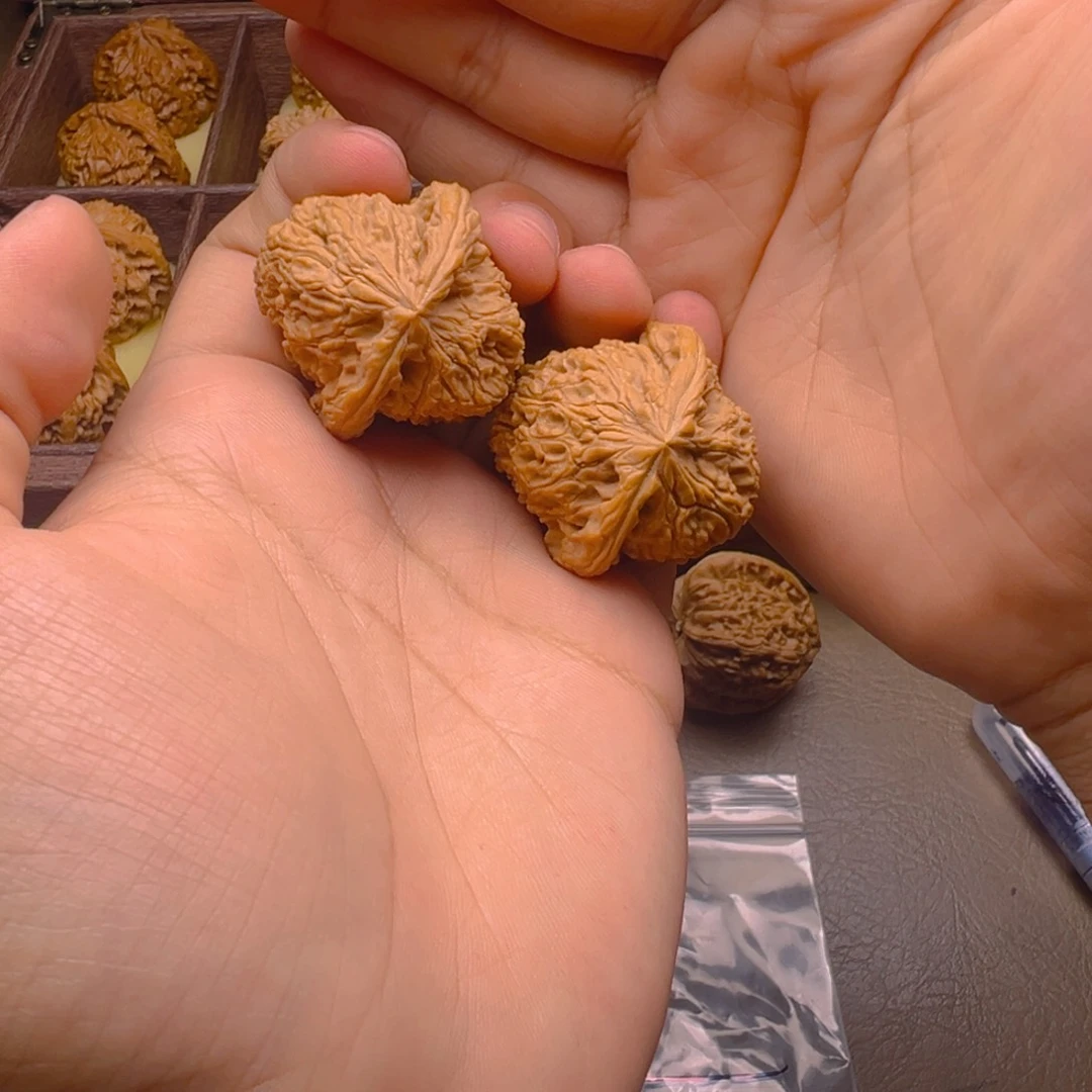 文玩核桃把件南疆石