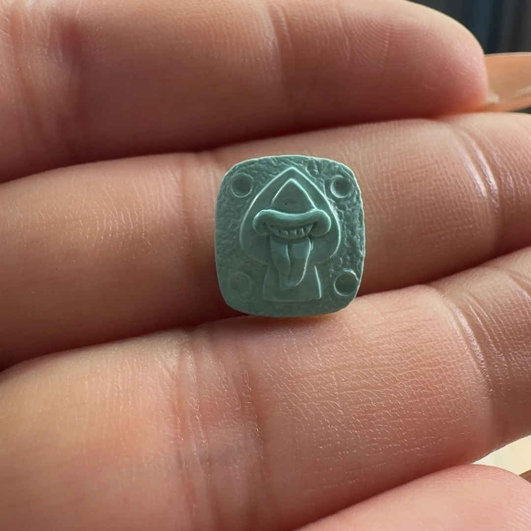 绿松石未镶嵌颈饰