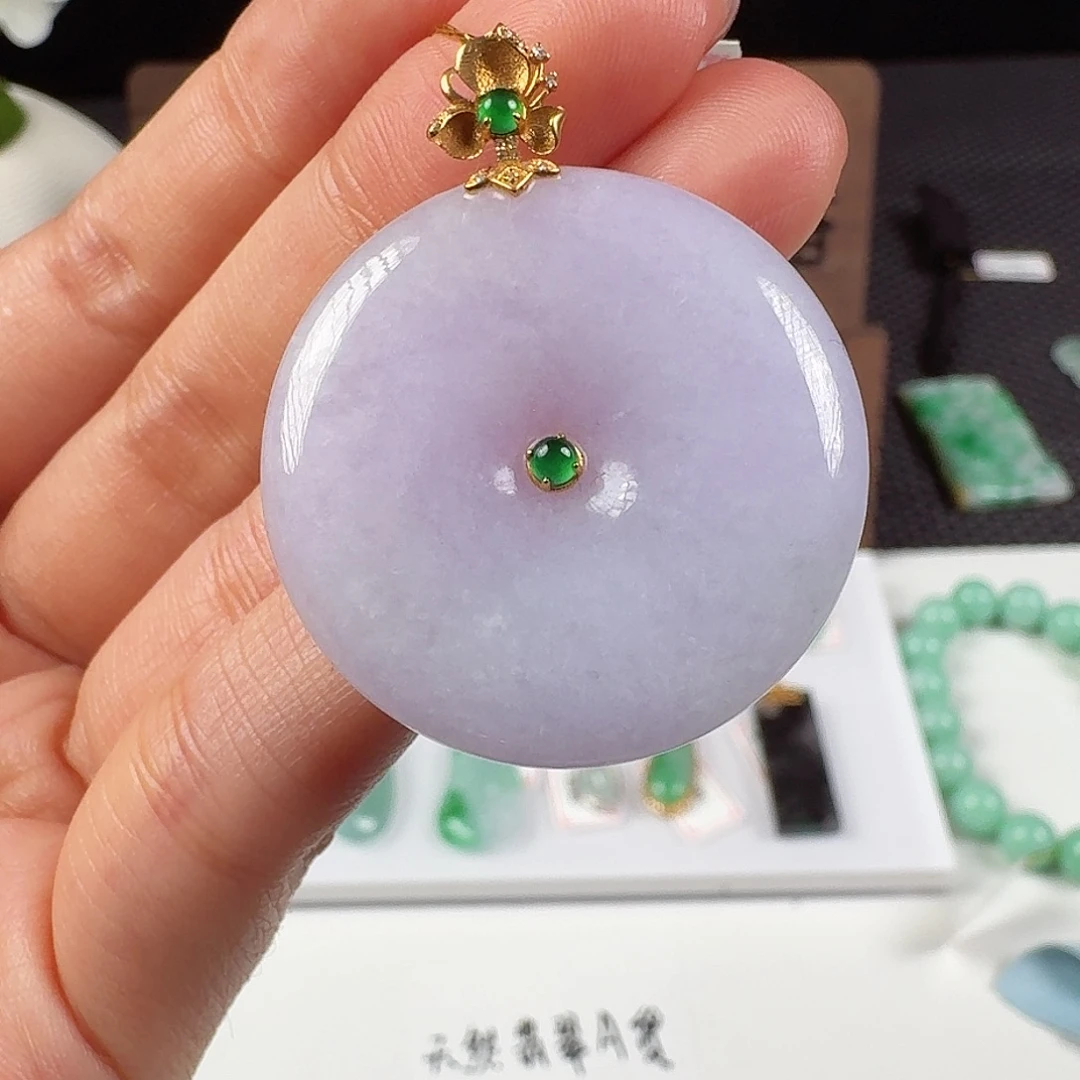 翡翠18K金镶嵌颈饰