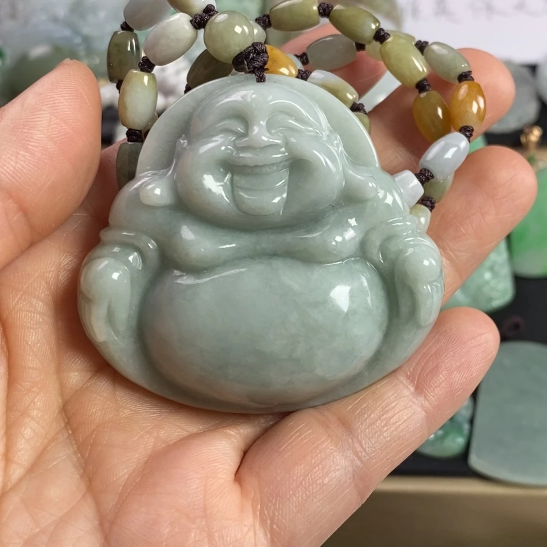 翡翠颈饰未镶嵌佛公