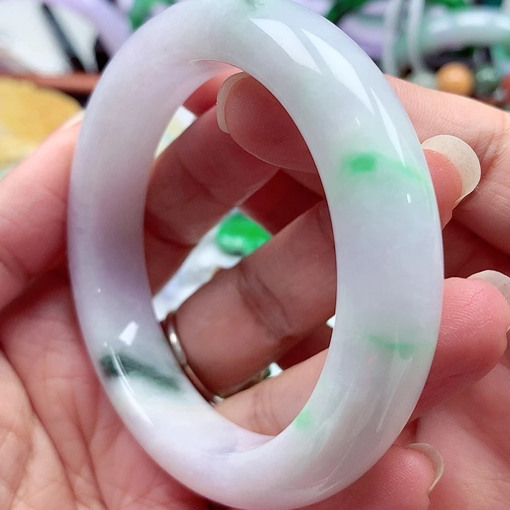 翡翠未镶嵌手镯翡翠手镯有纹处理