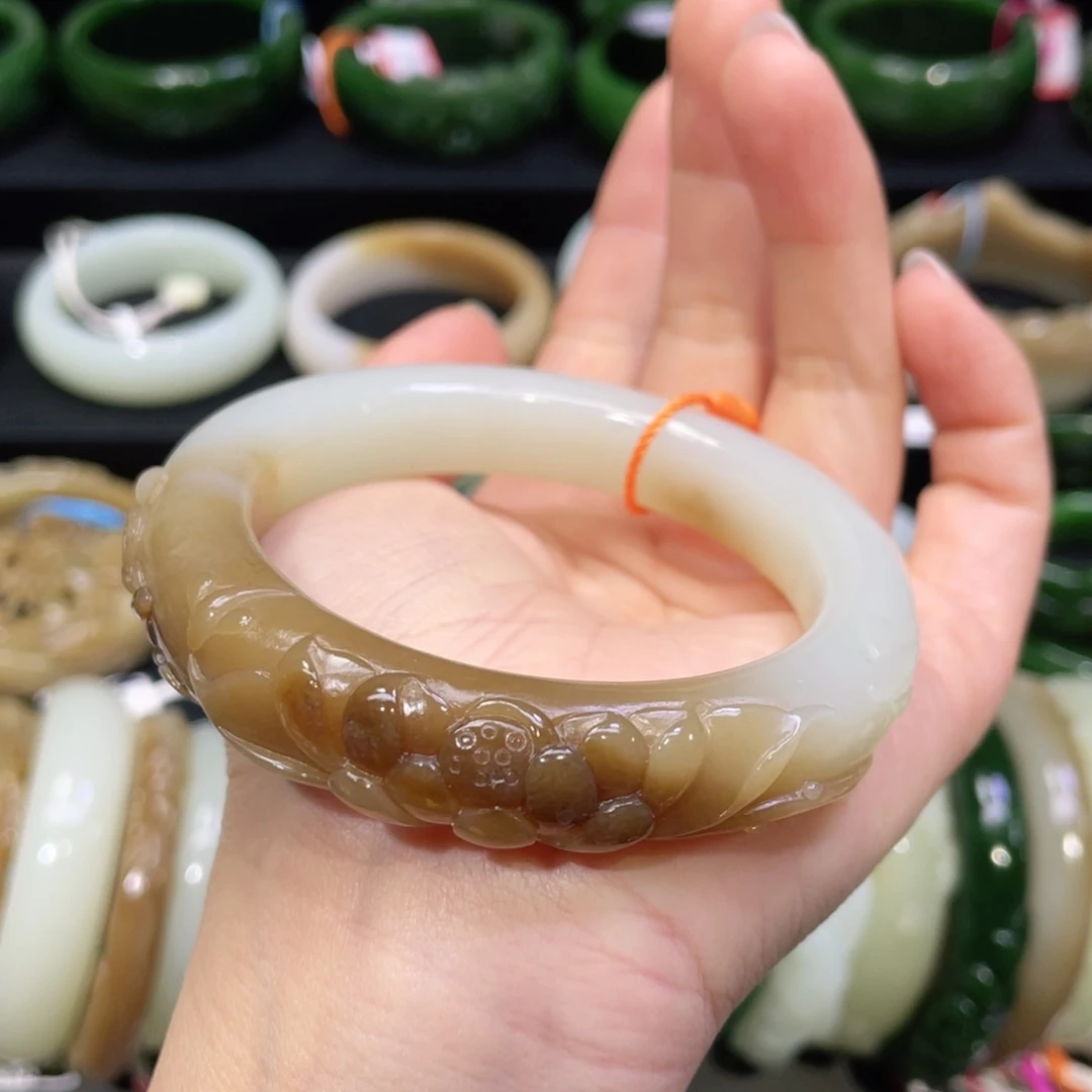 未镶嵌手镯和田玉82