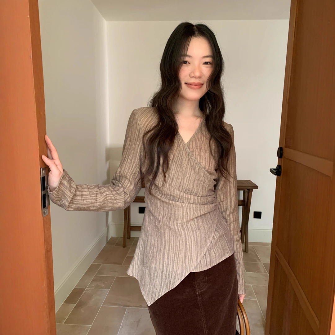 09.15NEW OPEN 25秋法式美拉德复古咖色褶皱不规则绑带衬衫上衣