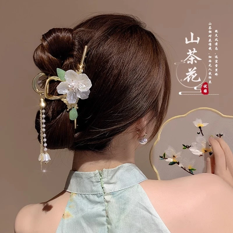 抓夹高级感山茶花朵流苏金属发夹女后脑勺盘发抓夹大号鲨鱼夹发卡