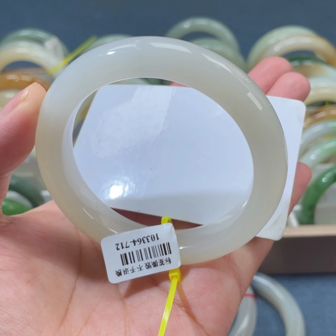 【闪购商品】和田玉手镯未镶嵌5859