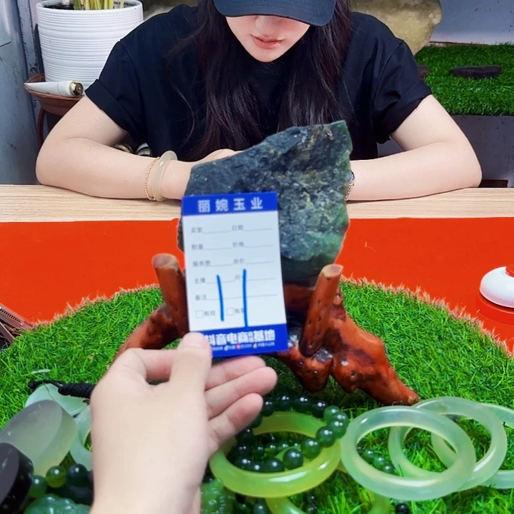 用***锋蛇纹石玉未镶嵌岫玉原石