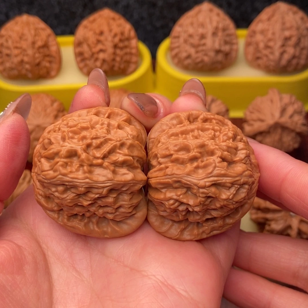 把件文玩核桃小**+41白狮子“大漏”