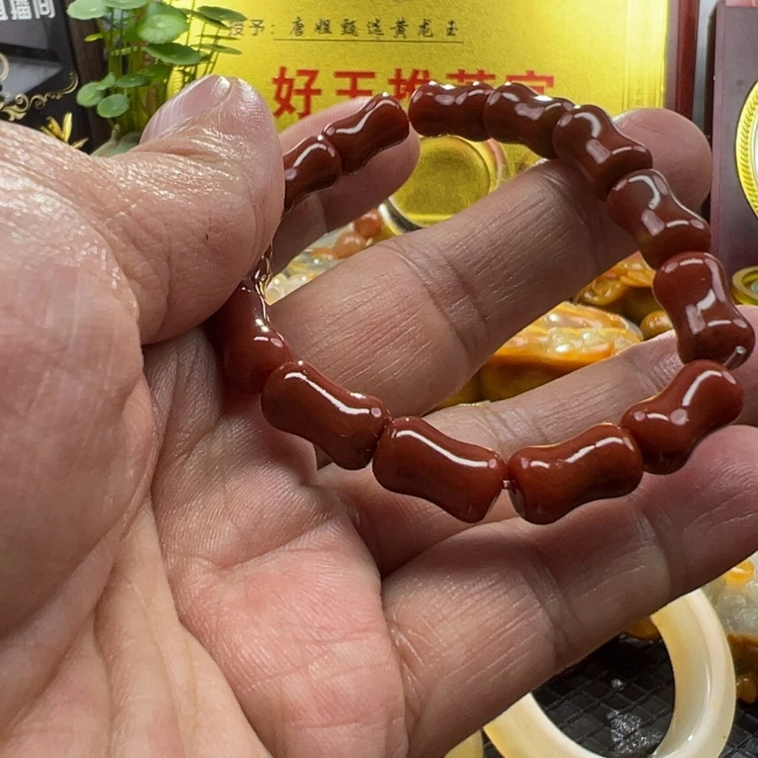 颈饰未镶嵌石英质玉