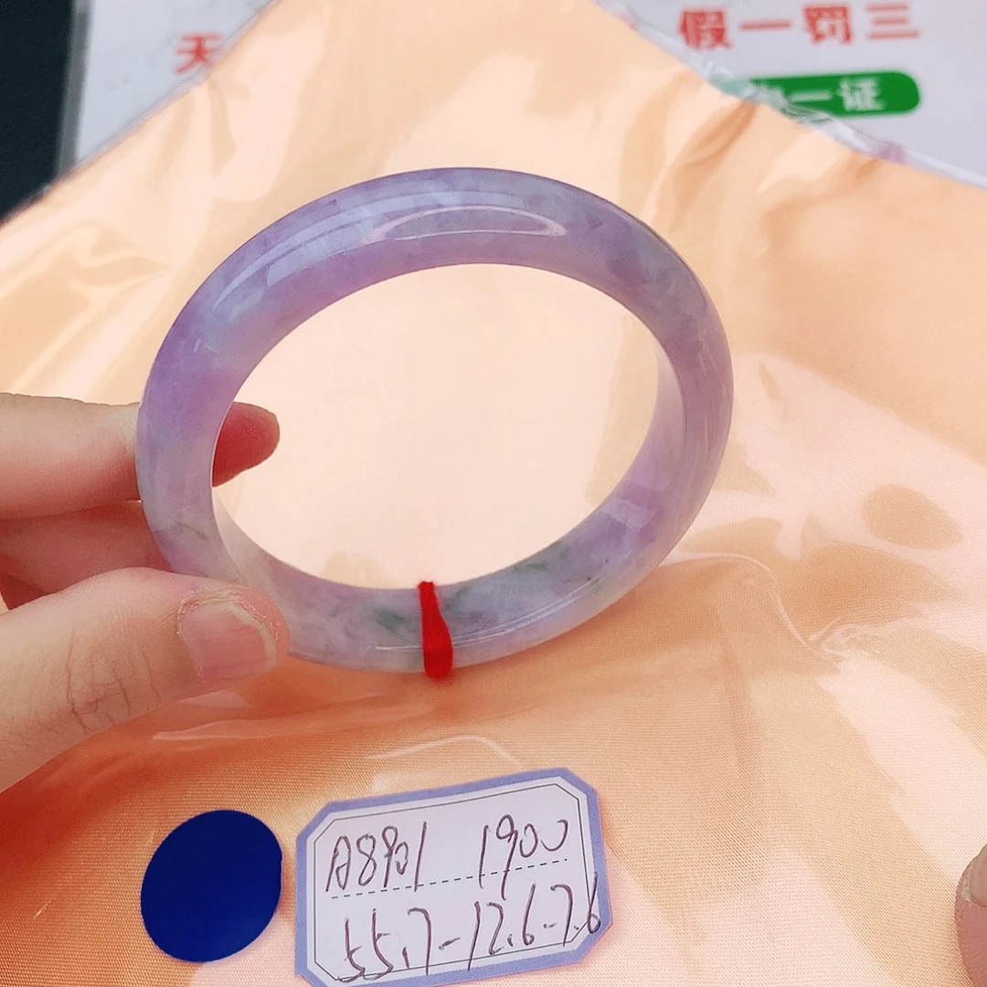翡翠手镯未镶嵌翡翠