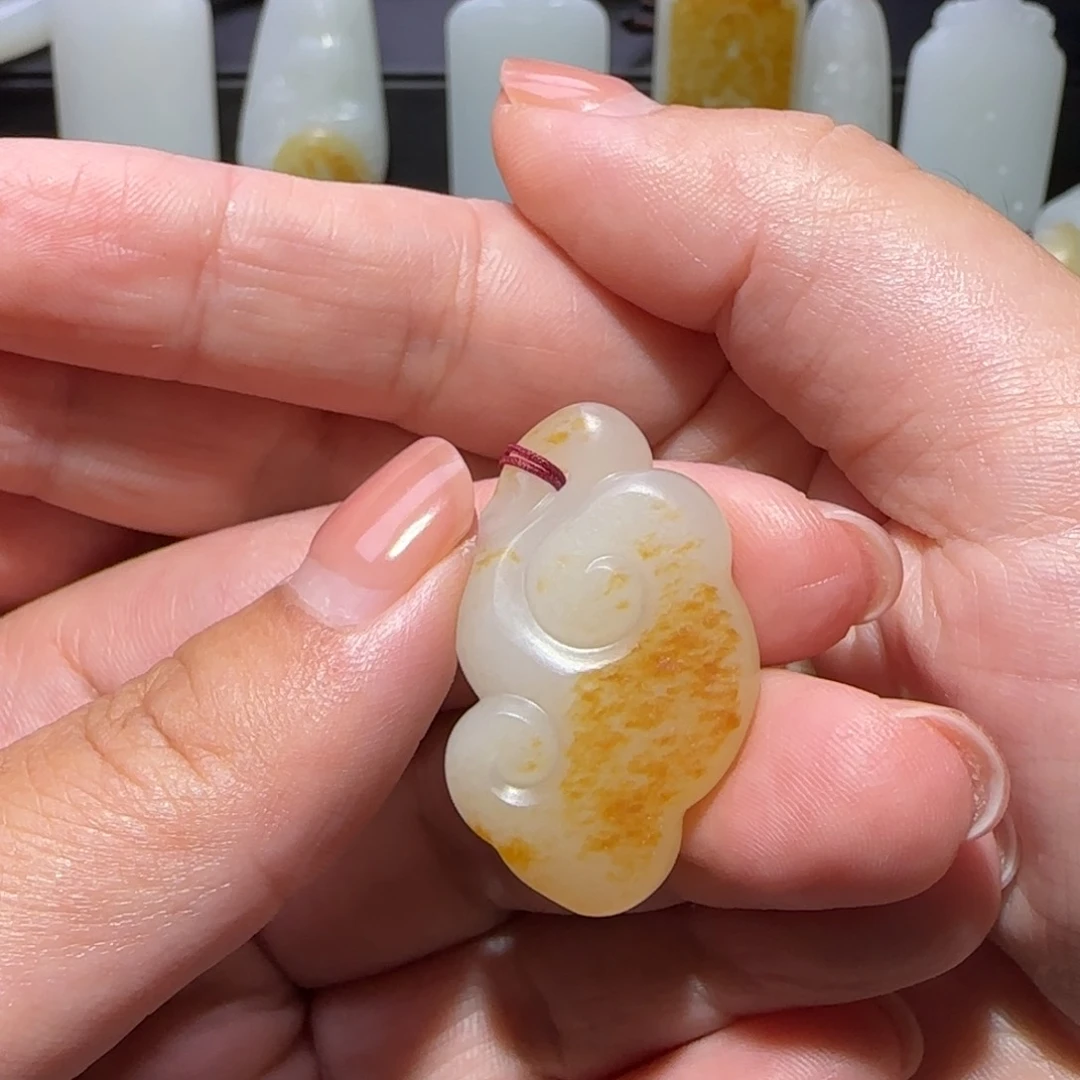 诸***荡和田玉未镶嵌颈饰