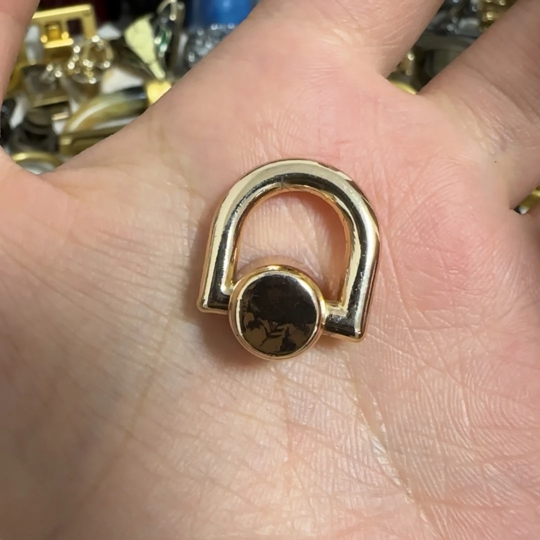 螺丝脚钉12元10个