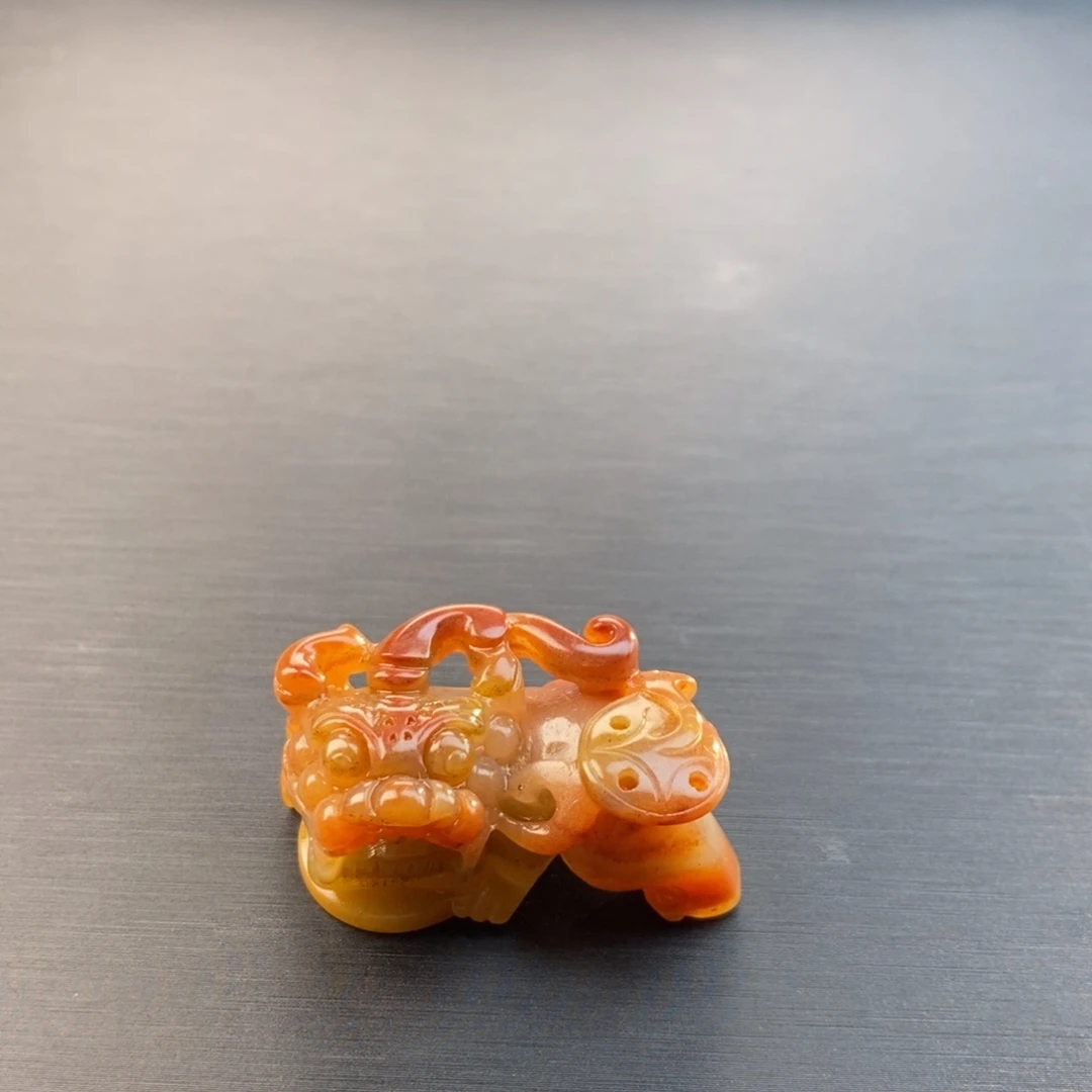 石英质玉（黄龙玉）未镶嵌颈饰