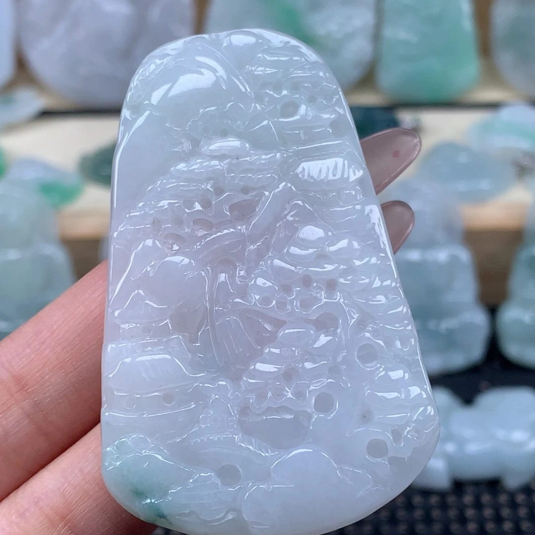 翡翠未镶嵌颈饰山水牌吊坠