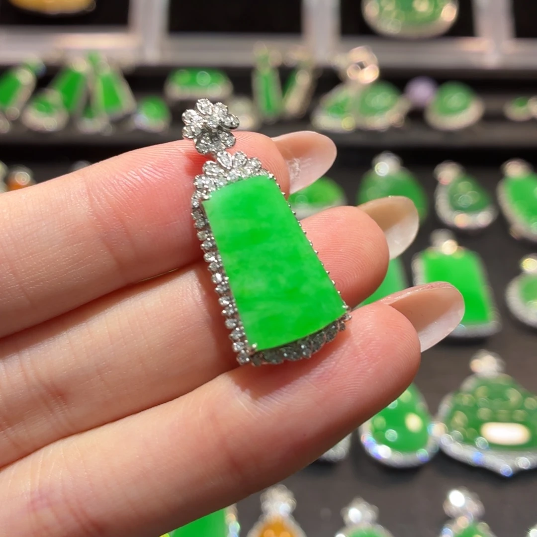 翡翠18K金镶嵌吊坠(不含链)113