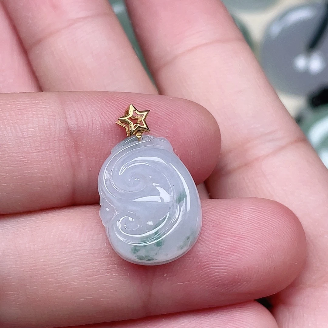 翡翠未镶嵌颈饰如意