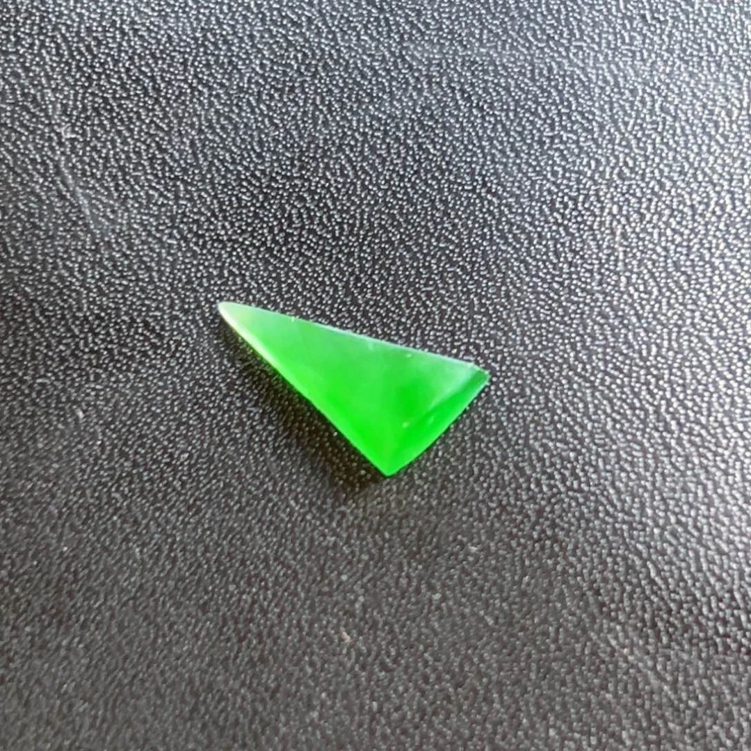 定制翡翠未镶嵌冰阳绿