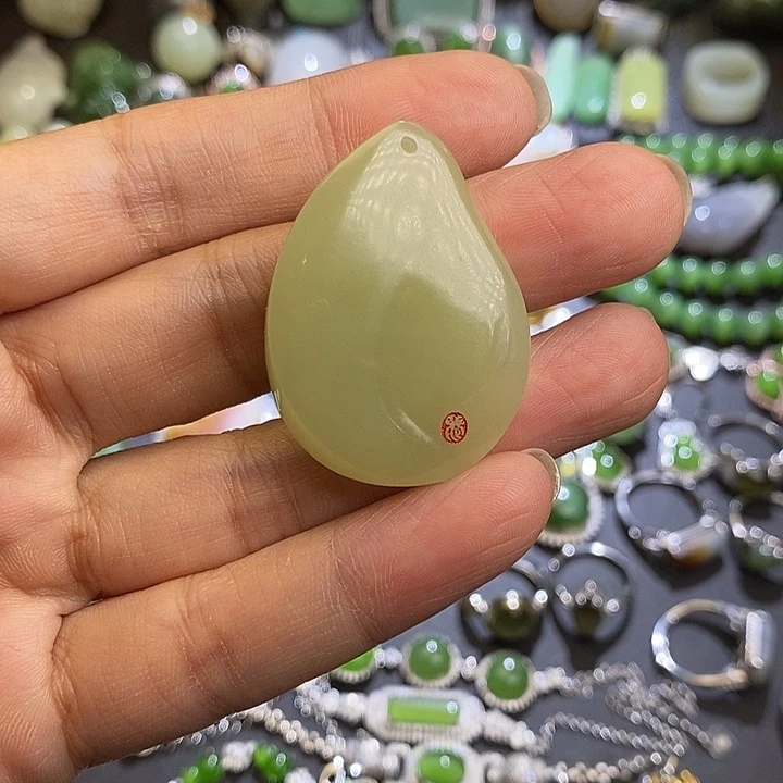 和田玉未镶嵌挂件