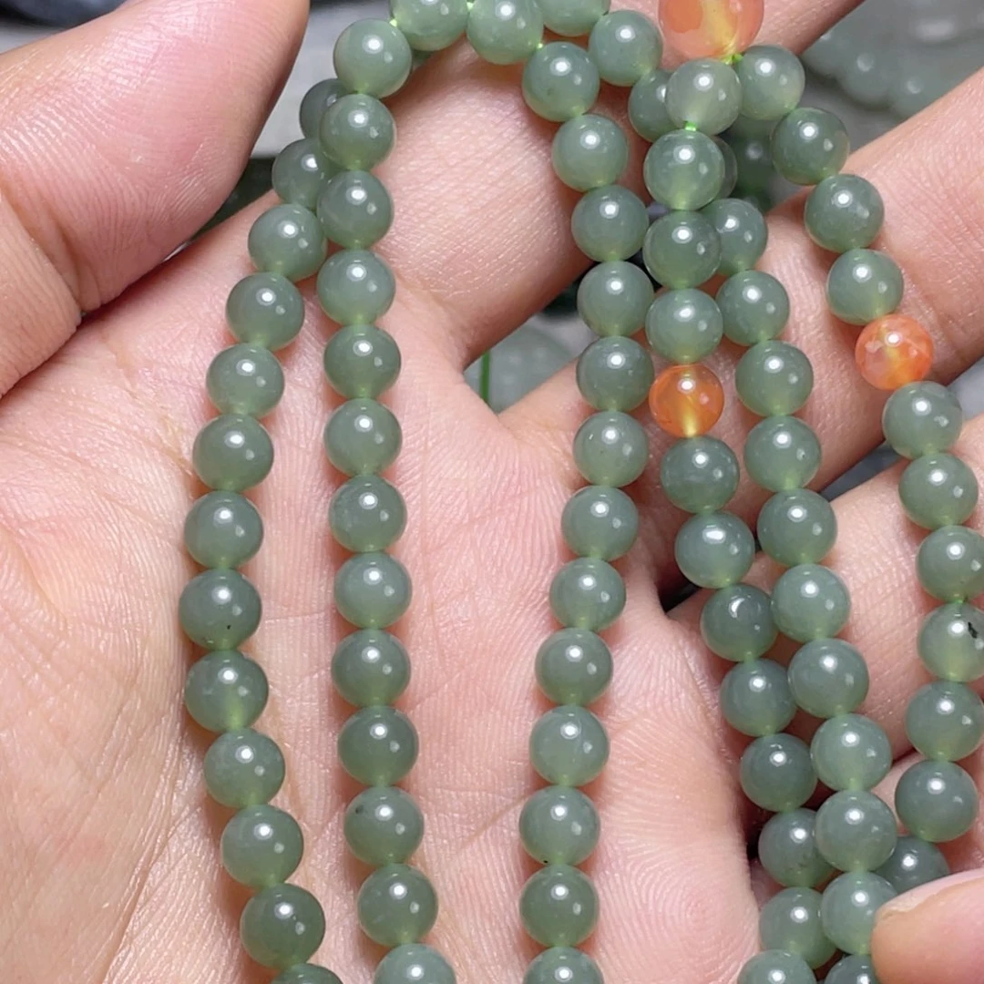 和田玉未镶嵌颈饰小**。