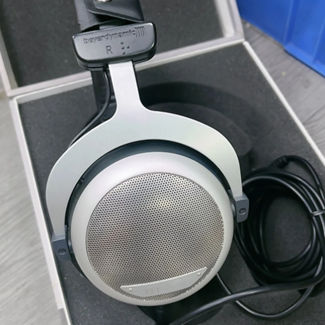 【闪购商品】95新32欧dt880