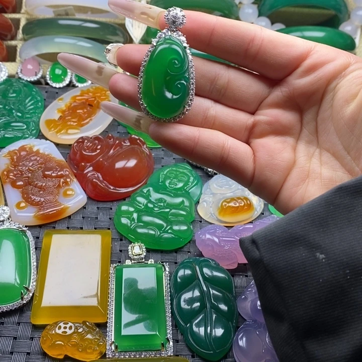 玛瑙/玉髓合金颈饰