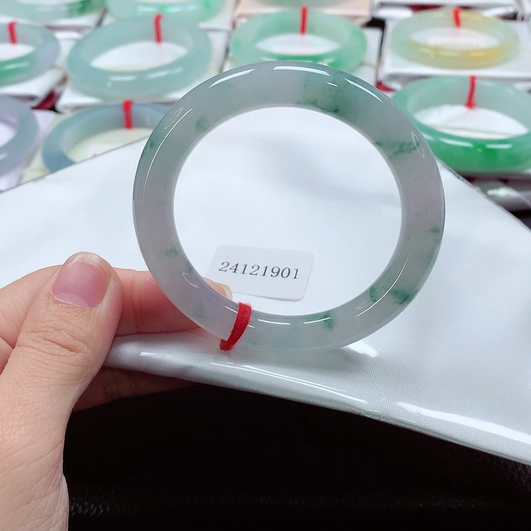 翡翠手镯（圆镯）未镶嵌