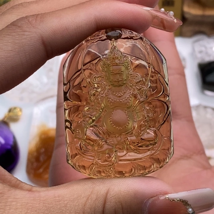 水晶颈饰未镶嵌时****子定制