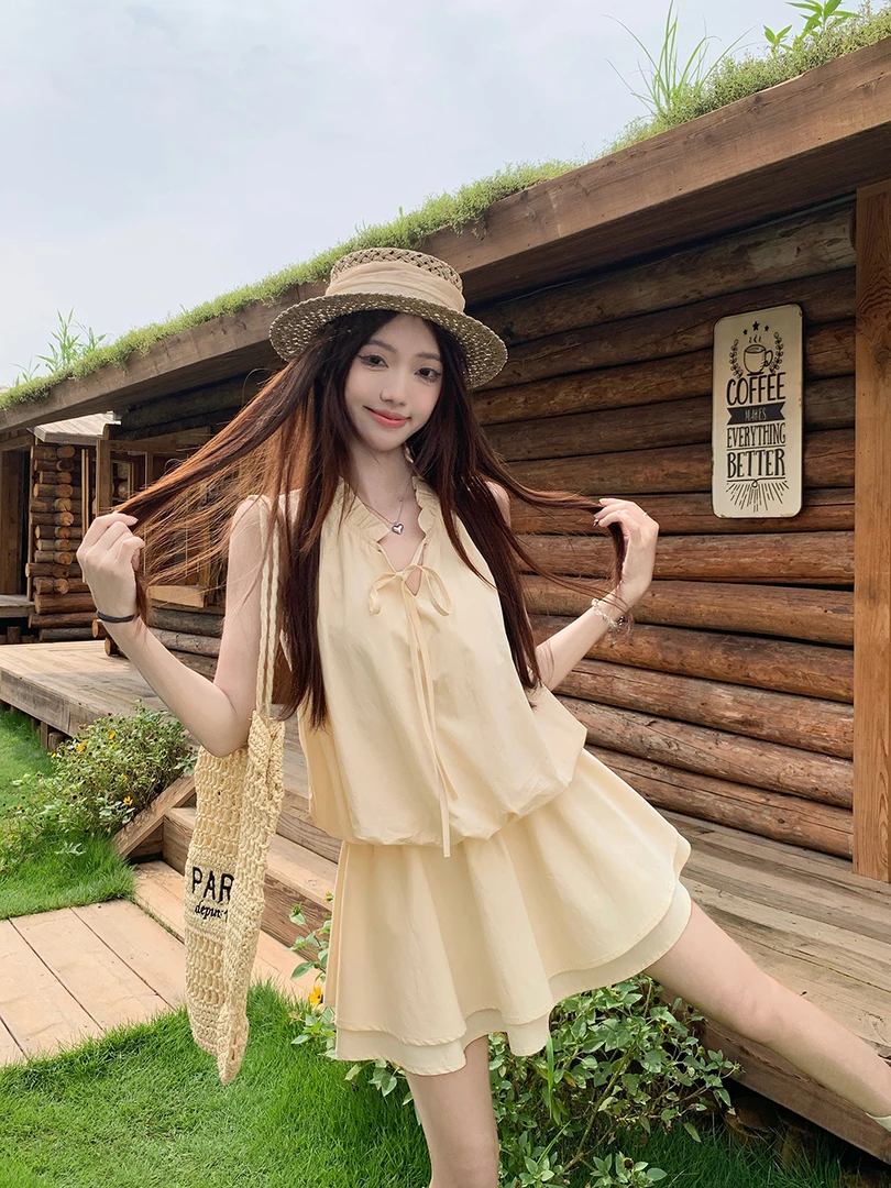 系带花苞高级感v领连衣裙女2025夏季新款设计感显瘦收腰A字短裙子