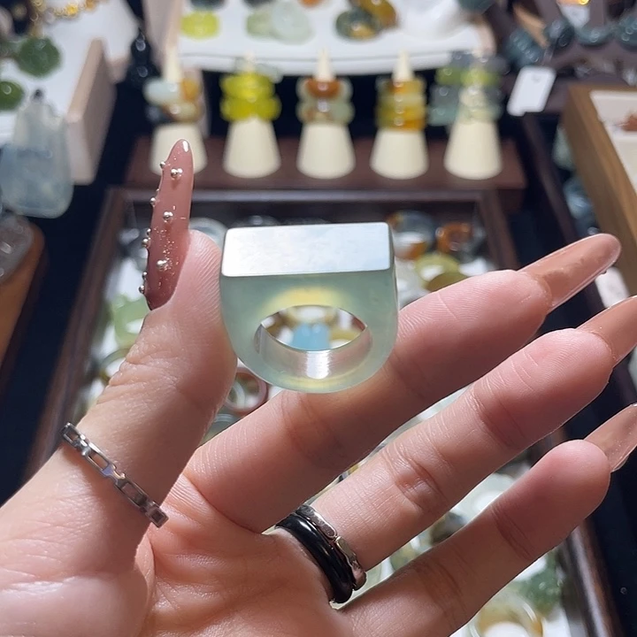 蛇纹石玉未镶嵌戒指17.8