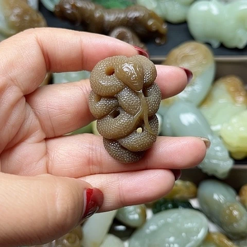 颈饰未镶嵌和田玉