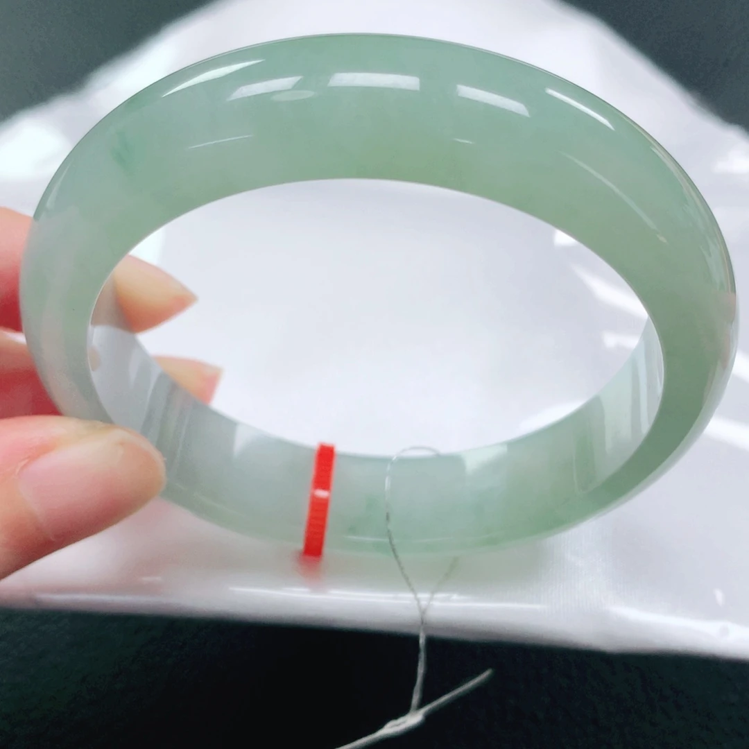 翡翠手镯未镶嵌57圈