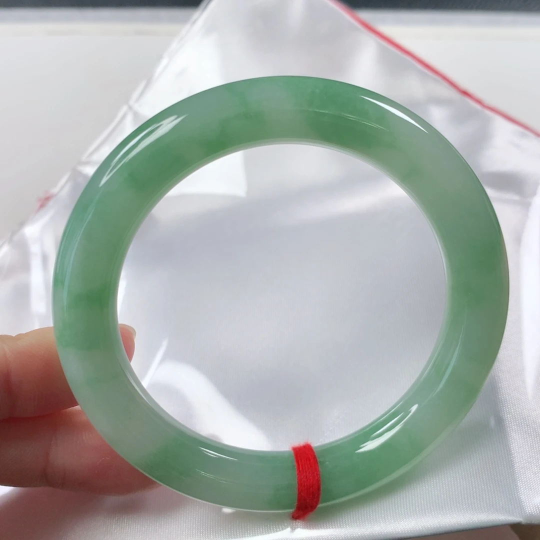 未镶嵌手镯（圆镯）翡翠301