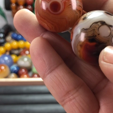 未镶嵌颈饰玛瑙/玉髓农**拳