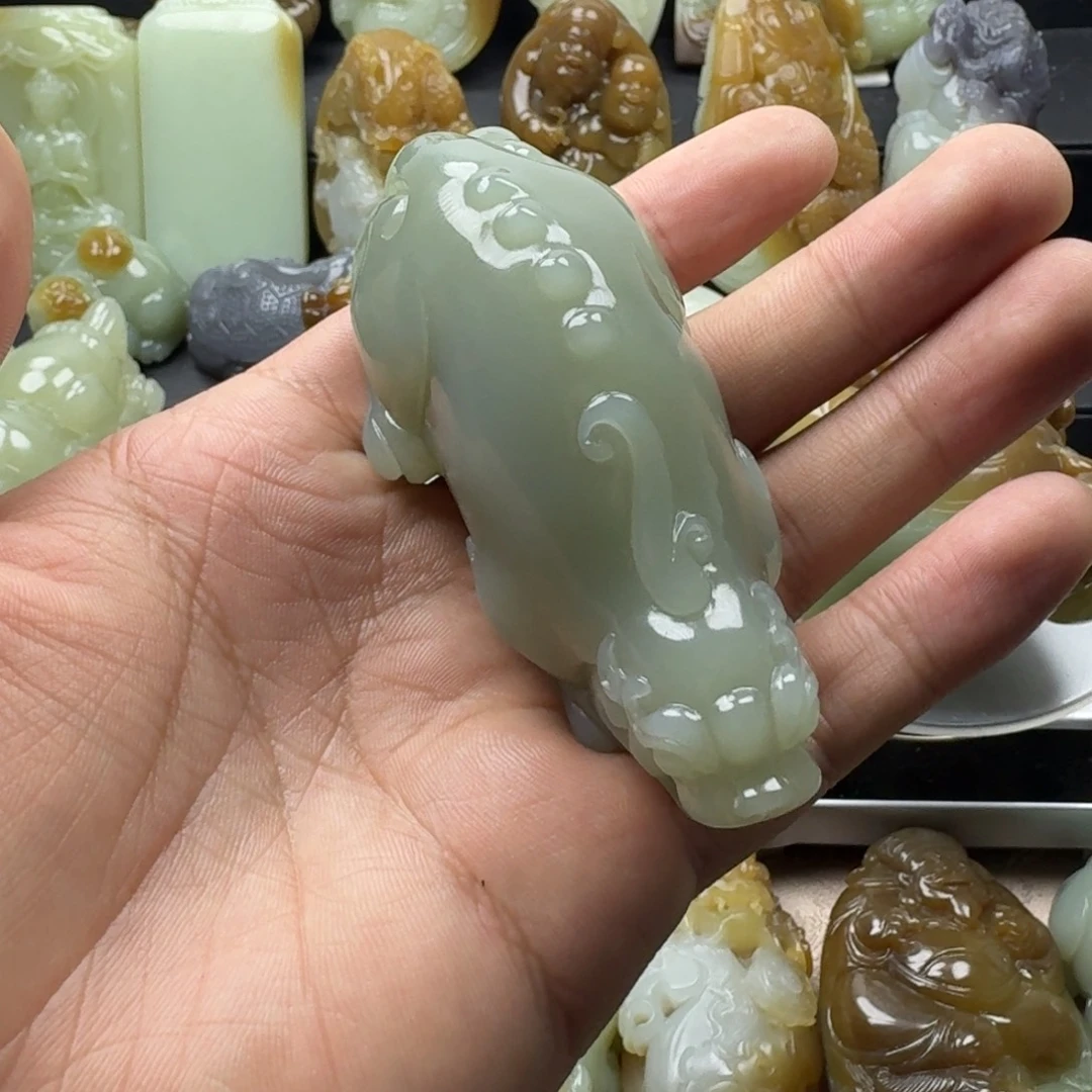 风***人和田玉未镶嵌把件