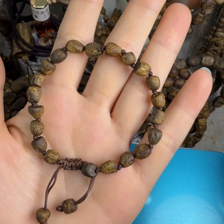 蓉***沉香碎屑沉香莺歌绿奇楠06淳化树钉3.2克