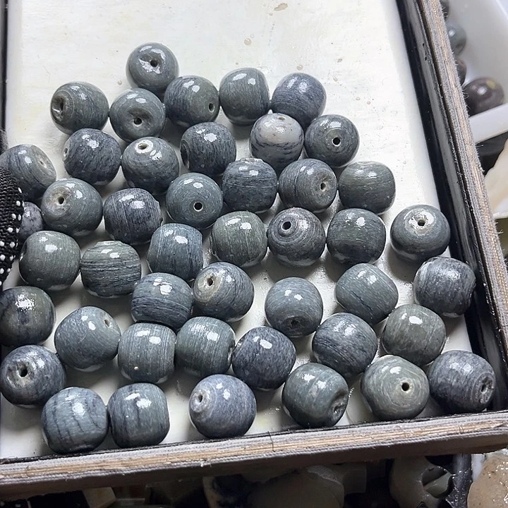 和田玉（糖玉）和田玉边角料9K金镶嵌用****界