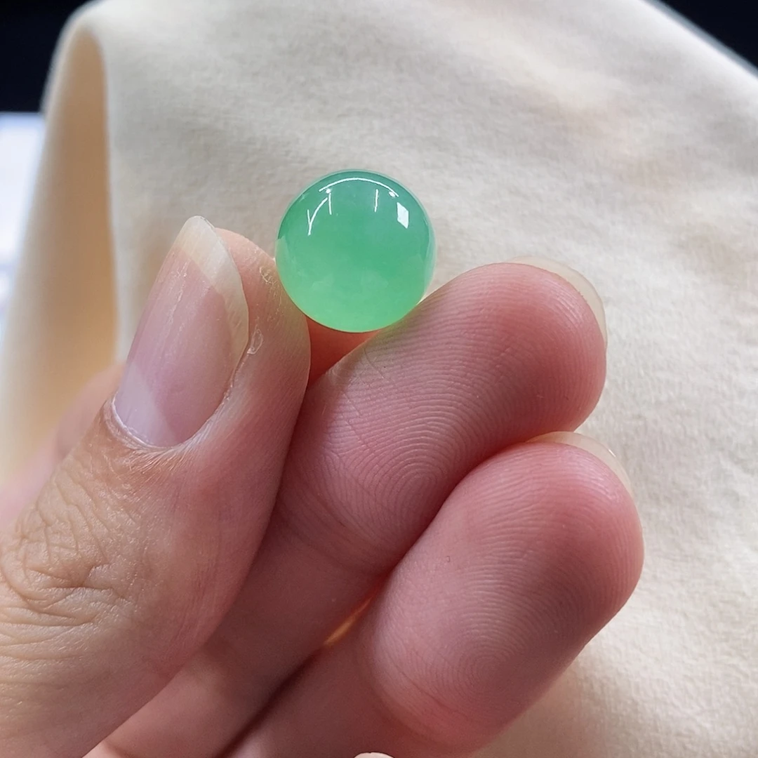 颈饰未镶嵌翡翠冰甜绿，卡11.6