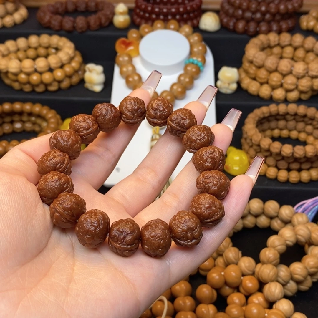 爱***子猴头核桃吊坠玉化蟾王手串