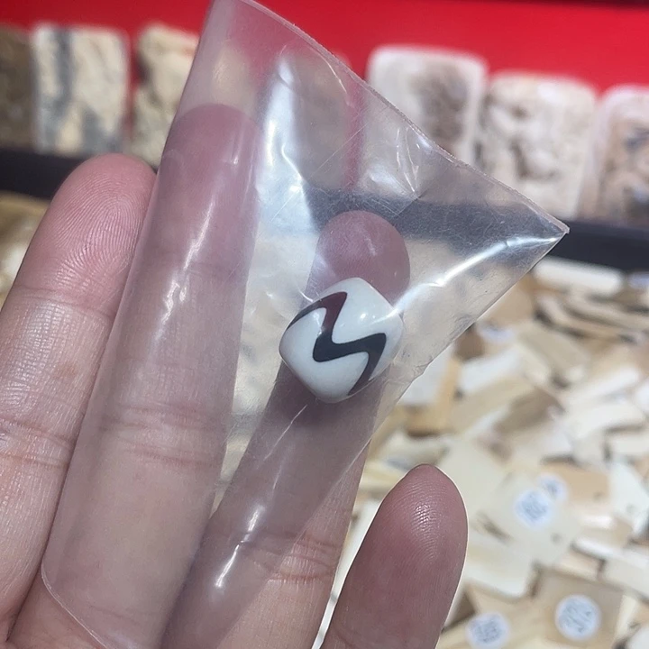 泥塑不打孔联系客服