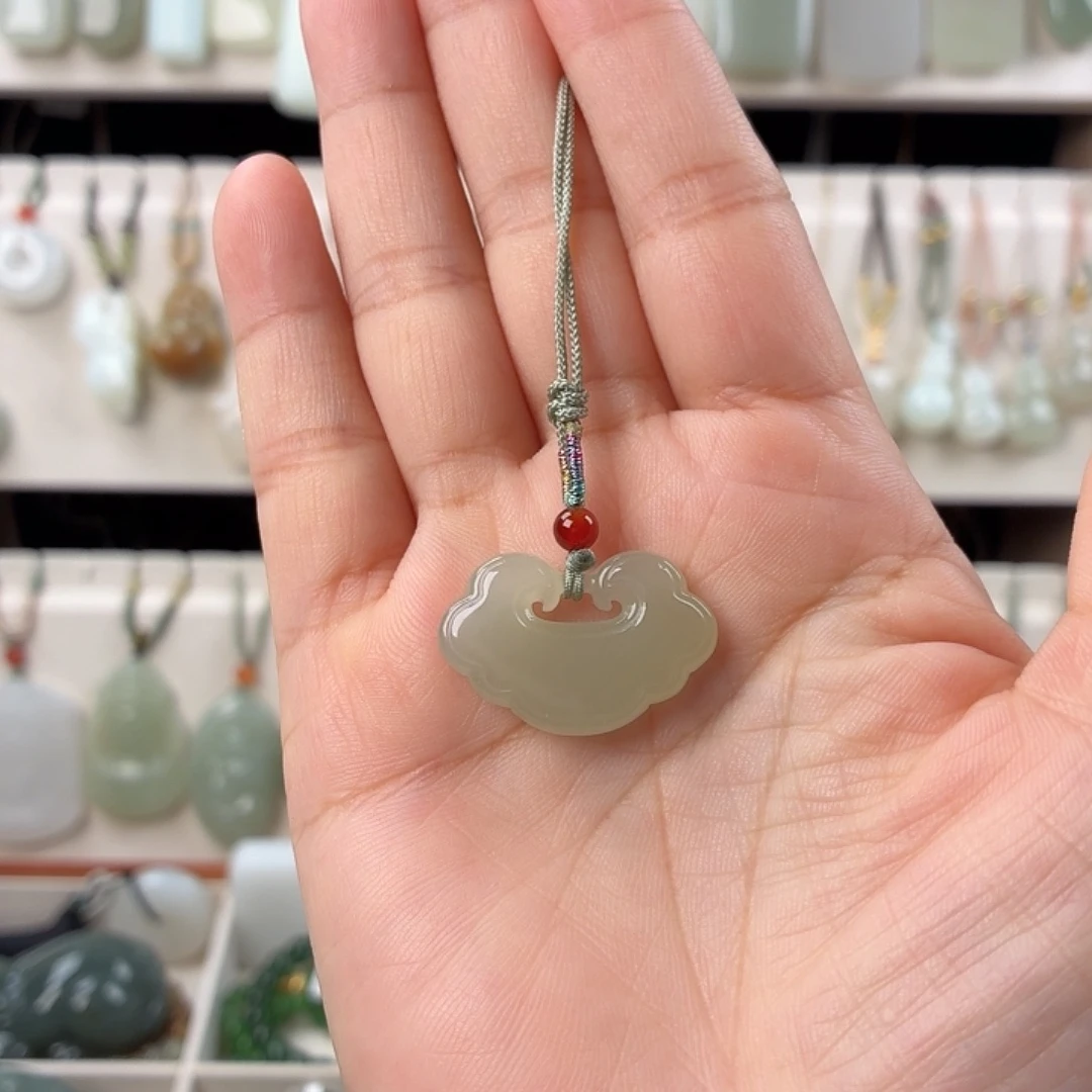 颈饰未镶嵌和田玉福利款如意锁卡26.6左右