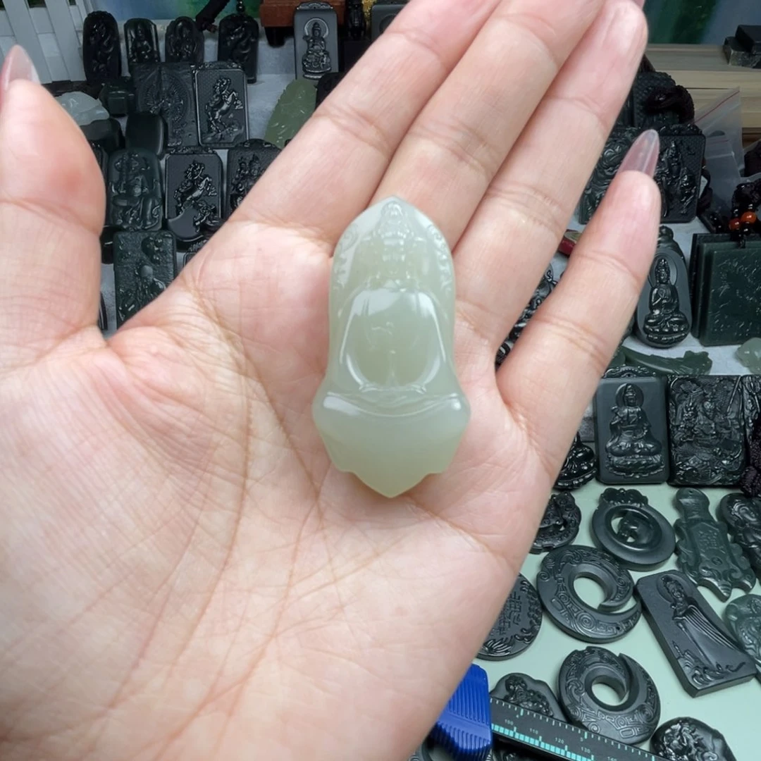 颈饰未镶嵌和田玉