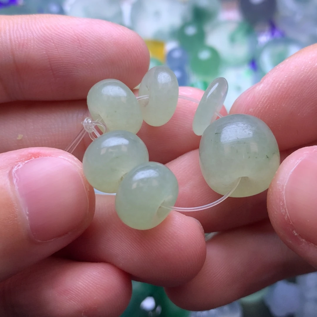 定制翡翠未镶嵌挂件