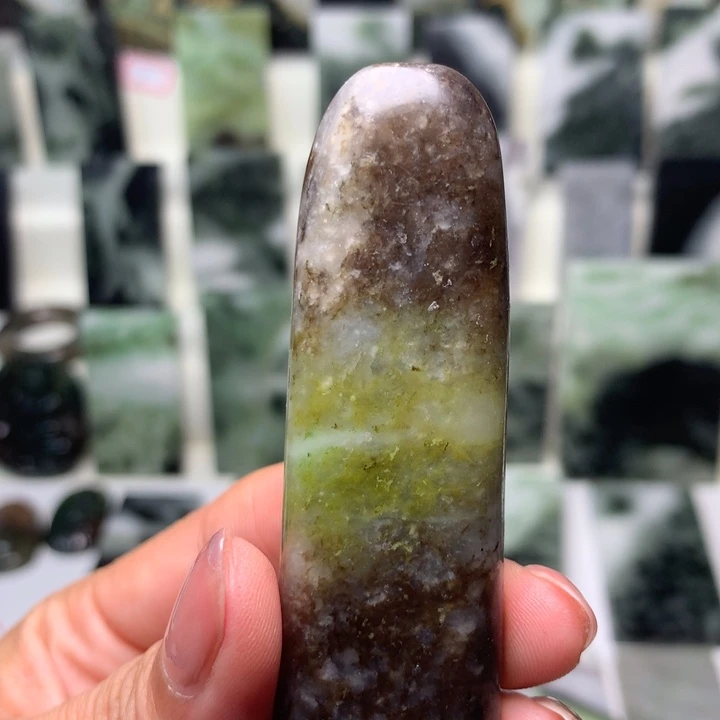 独山玉颈饰未镶嵌