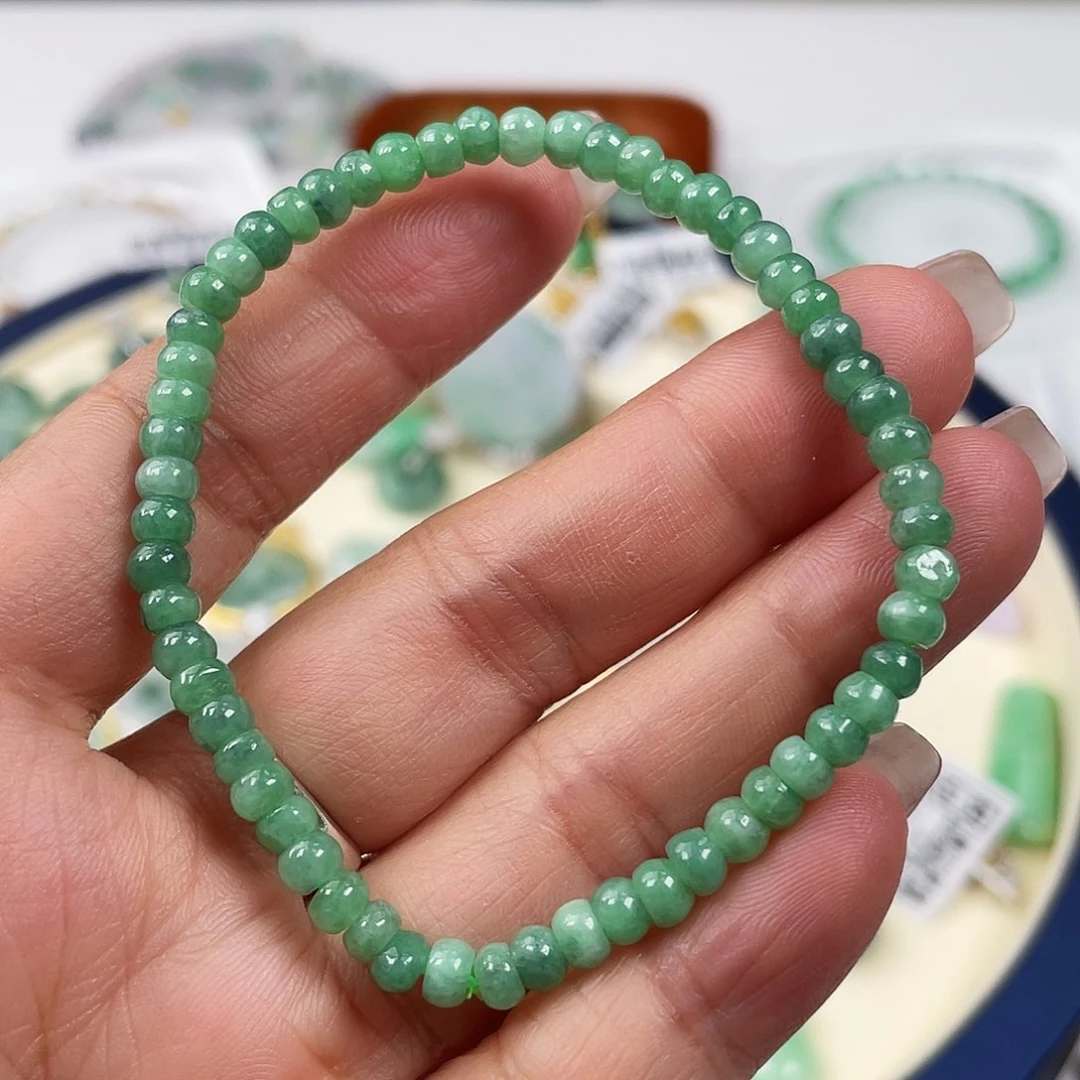 翡翠未镶嵌颈饰手串