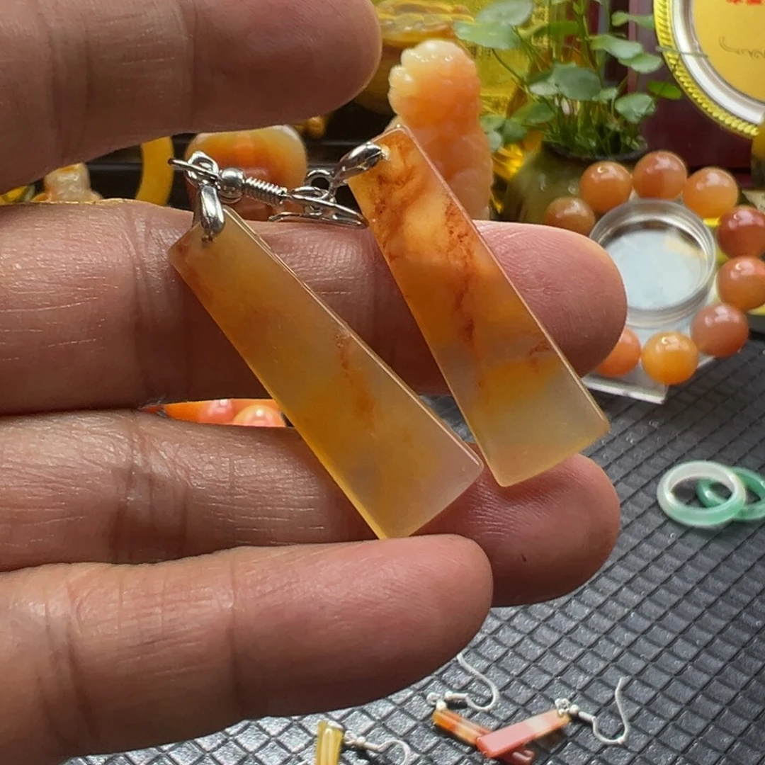 石英质玉未镶嵌颈饰