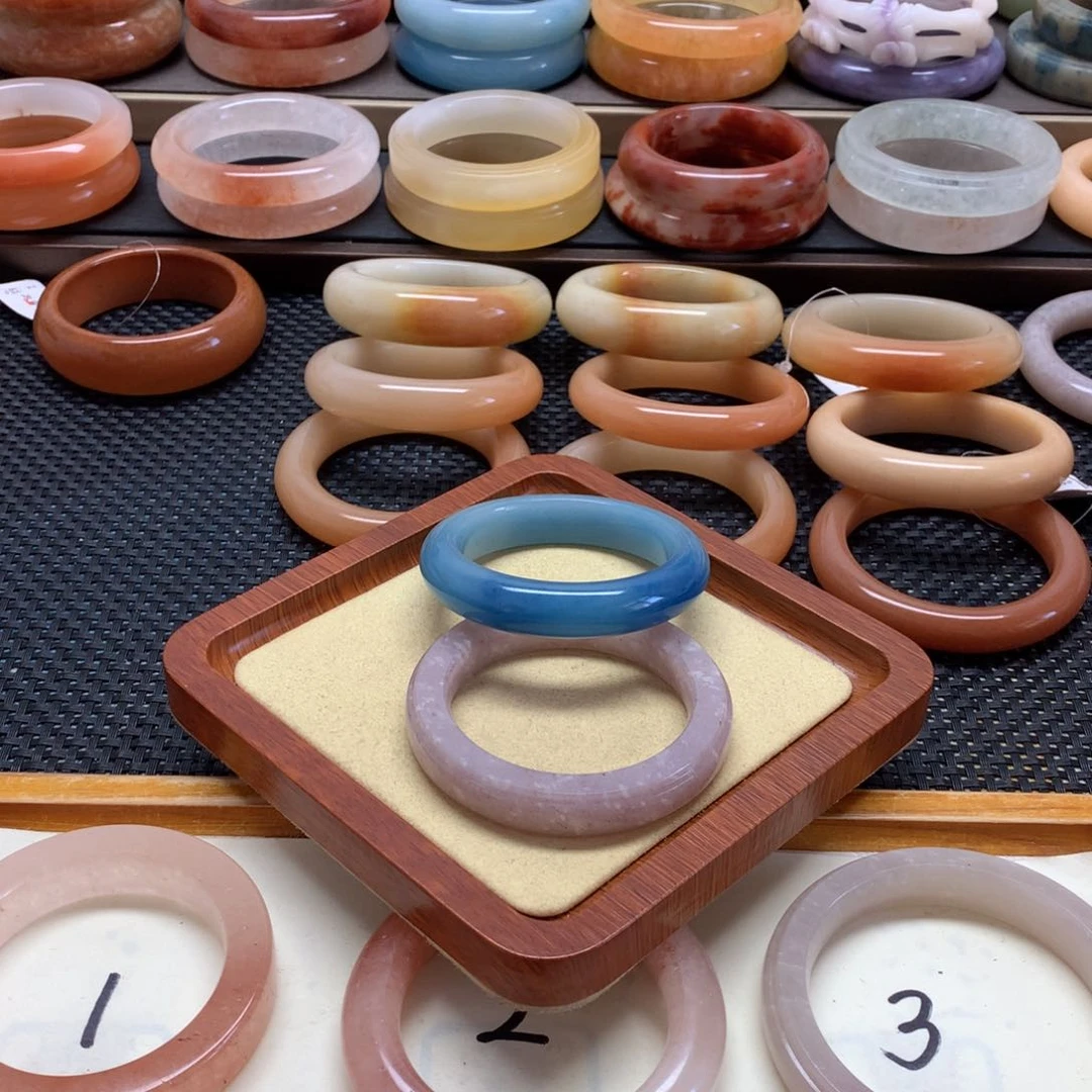 石英质玉手镯未镶嵌悠****⁷